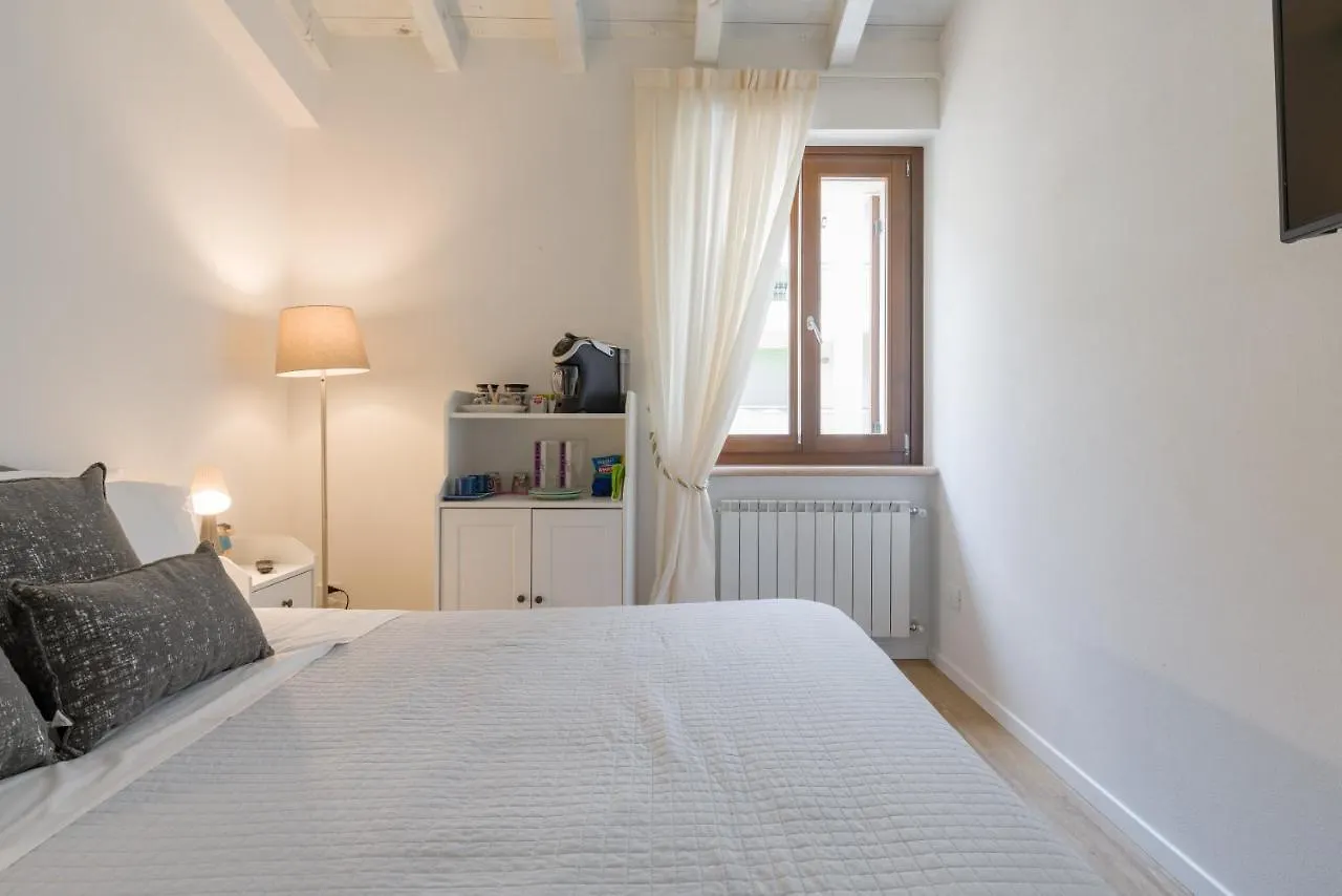 Отель Giardino Giusti House & Court Верона Гостевой дом