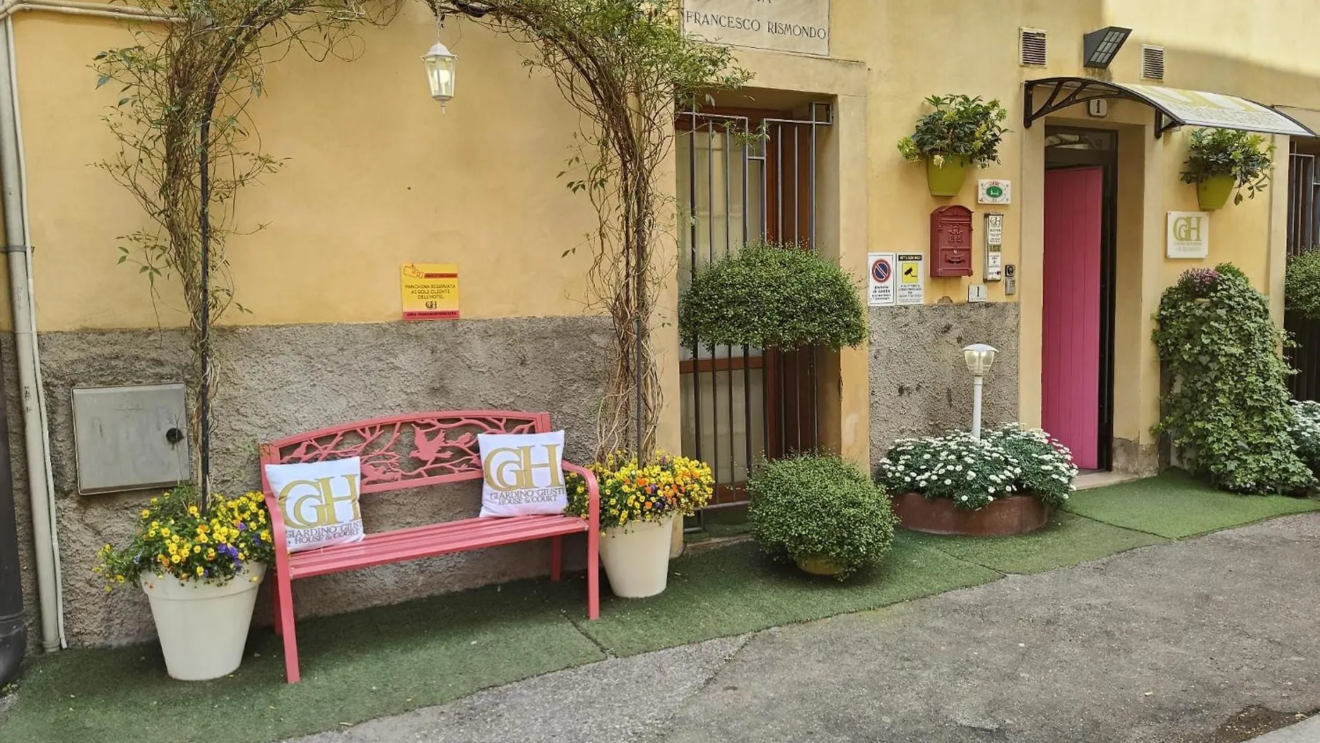Отель Giardino Giusti House & Court Верона Гостевой дом